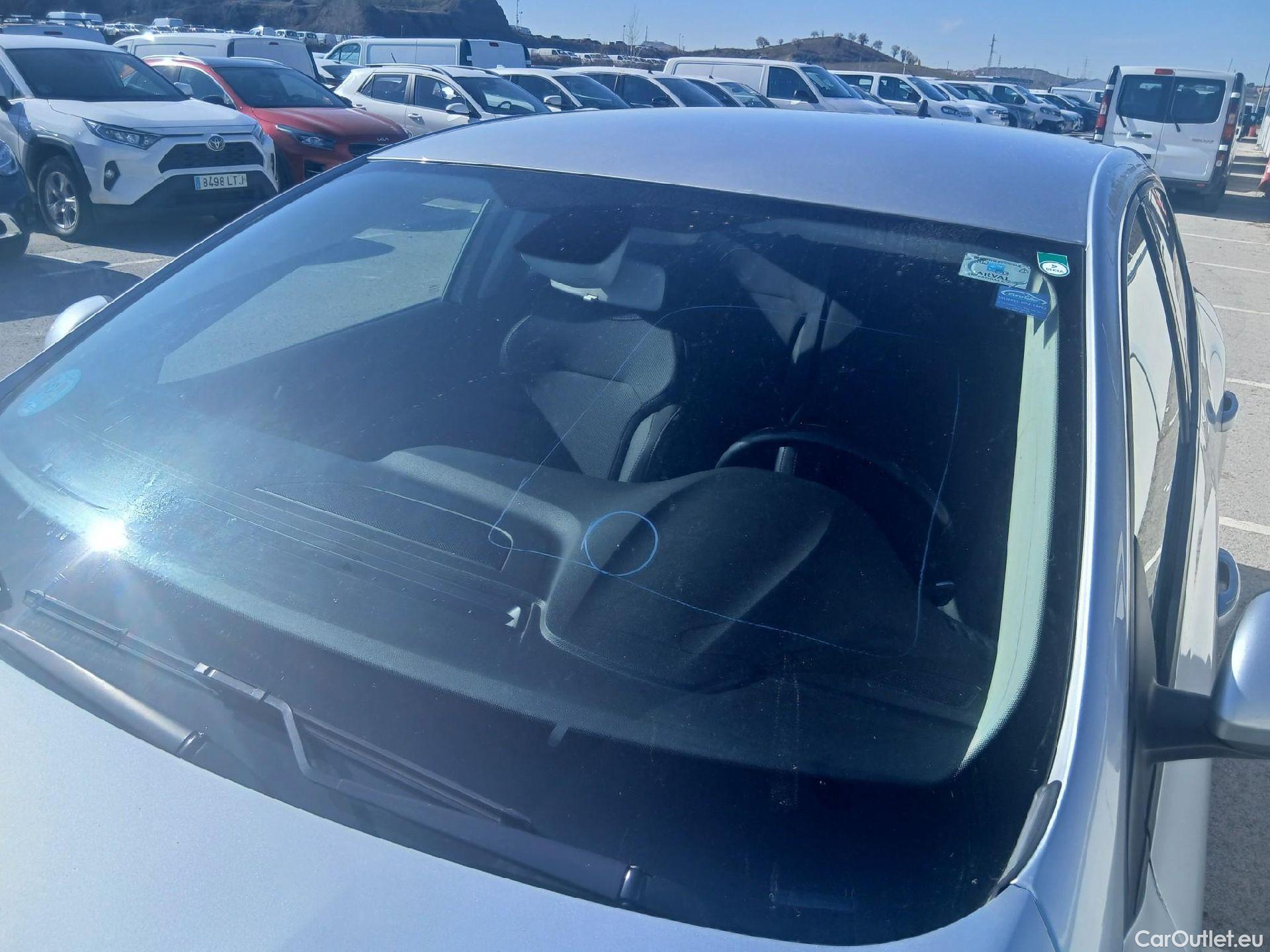  Renault  Megane RENAULT Mégane / 2020 / 5P / berlina con portón Equilibre Blue dCi 85 kW (115CV)-SS #10