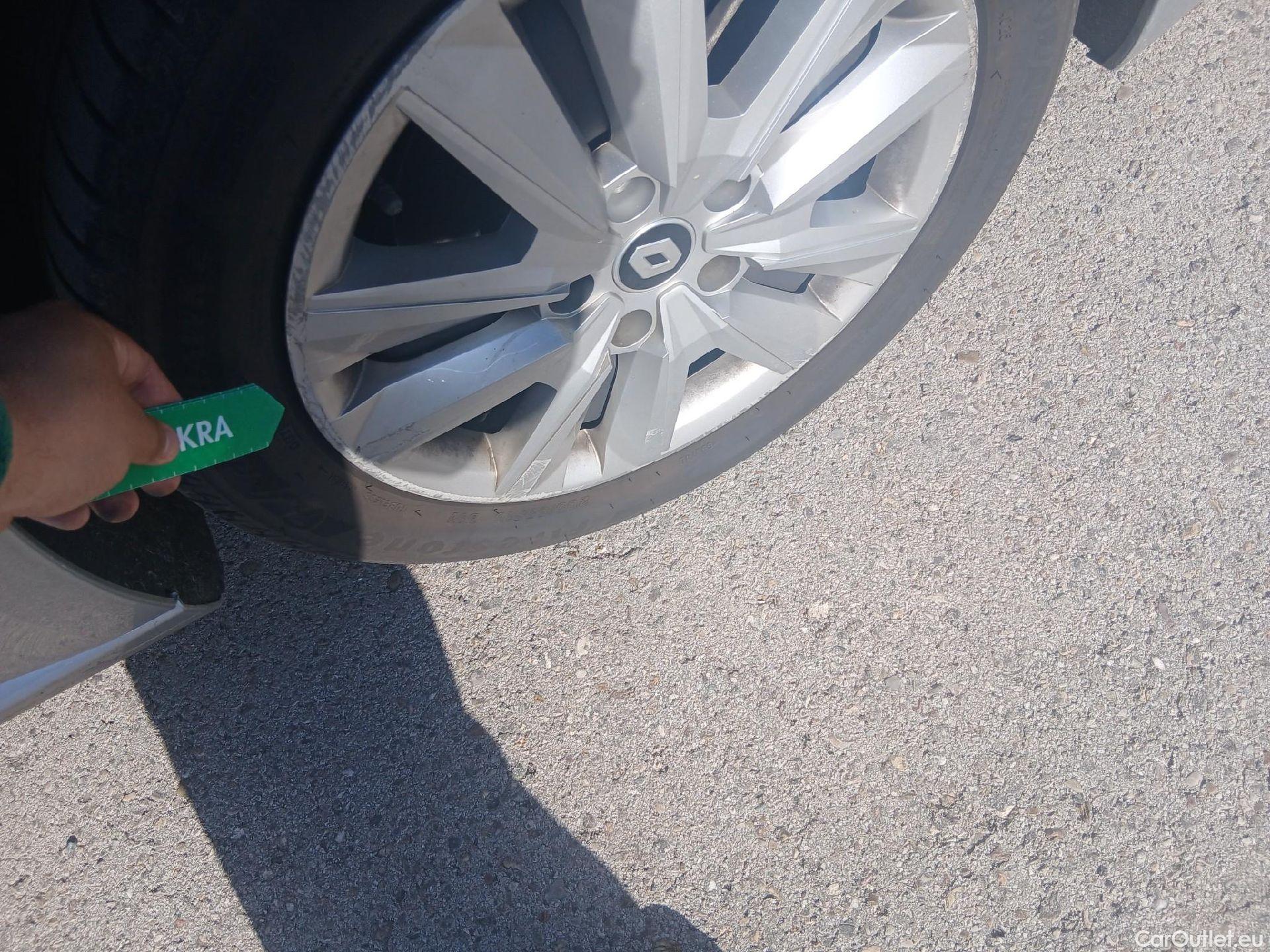  Renault  Megane RENAULT Mégane / 2020 / 5P / berlina con portón Equilibre Blue dCi 85 kW (115CV)-SS #27