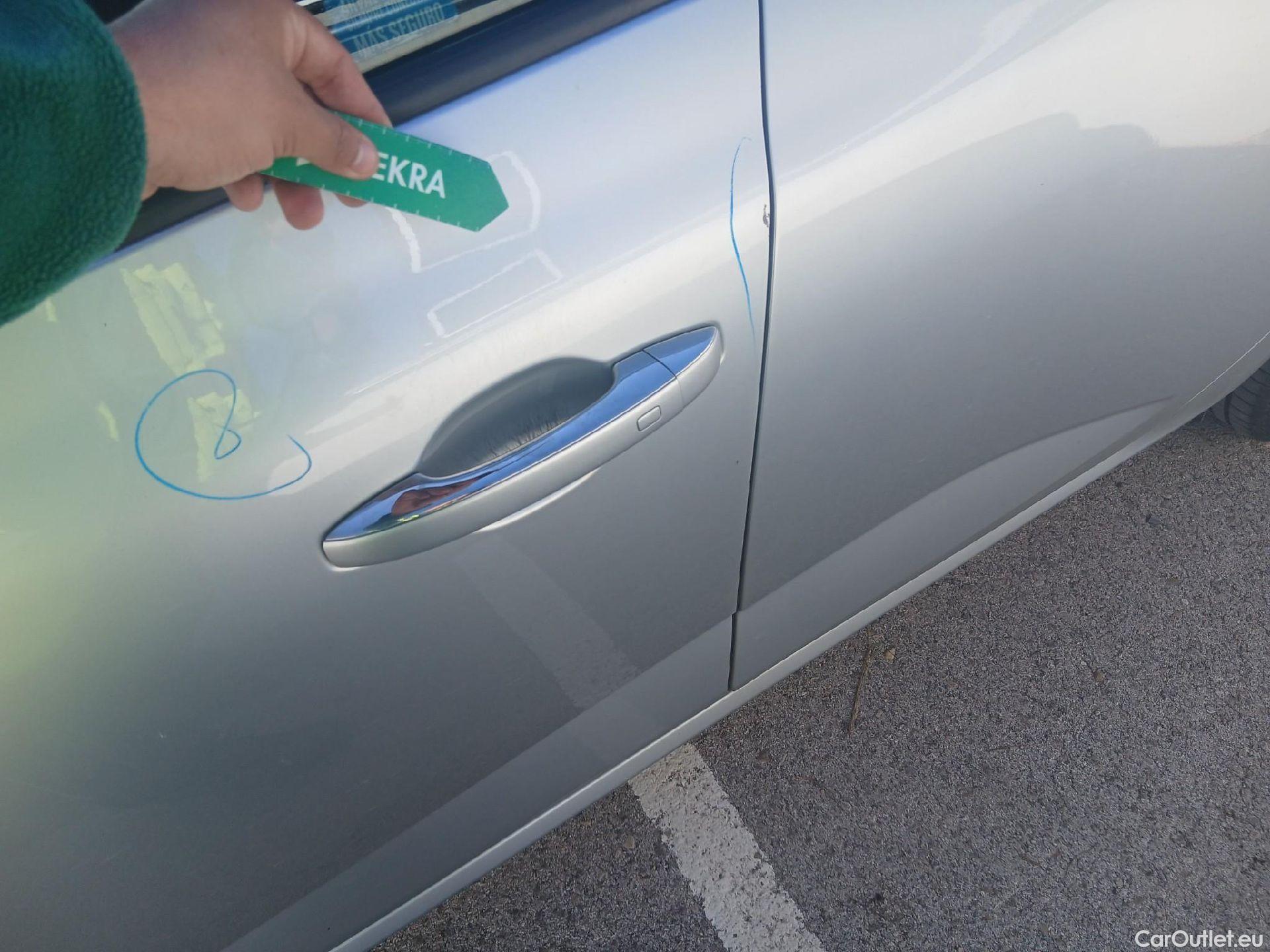  Renault  Megane RENAULT Mégane / 2020 / 5P / berlina con portón Equilibre Blue dCi 85 kW (115CV)-SS #14