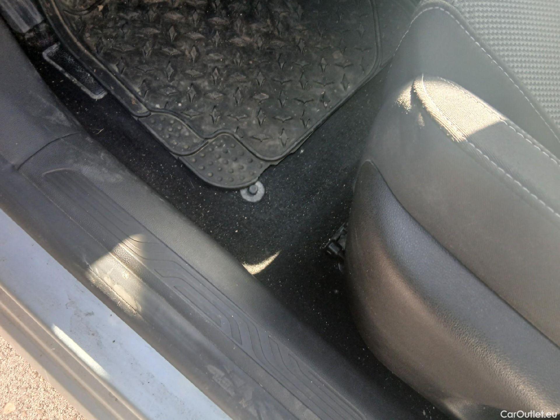  Renault  Megane RENAULT Mégane / 2020 / 5P / berlina con portón Equilibre Blue dCi 85 kW (115CV)-SS #3