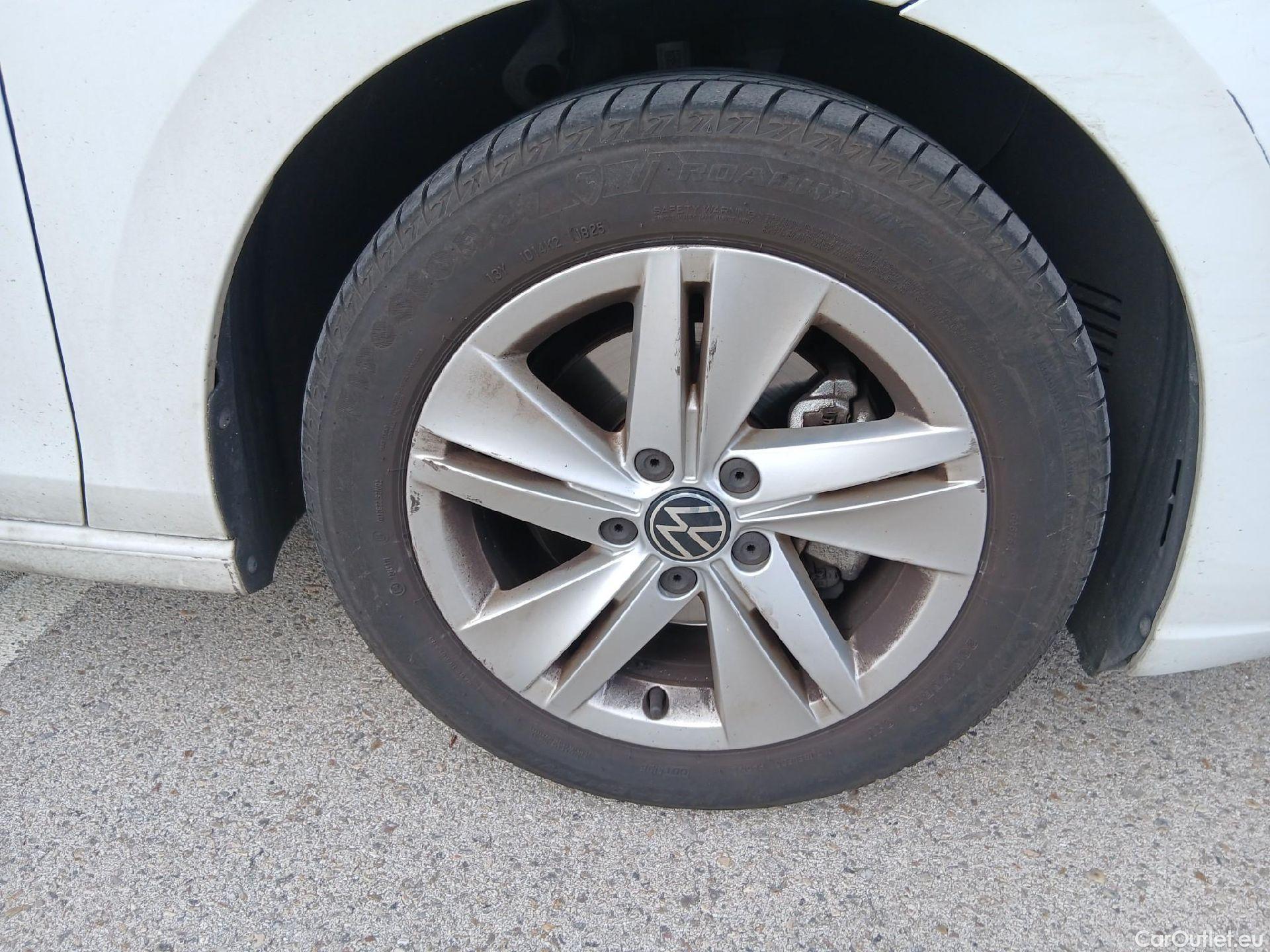  Volkswagen  Golf  VIII Berlina Life 2.0 TDI 115CV MT6 E6d #31