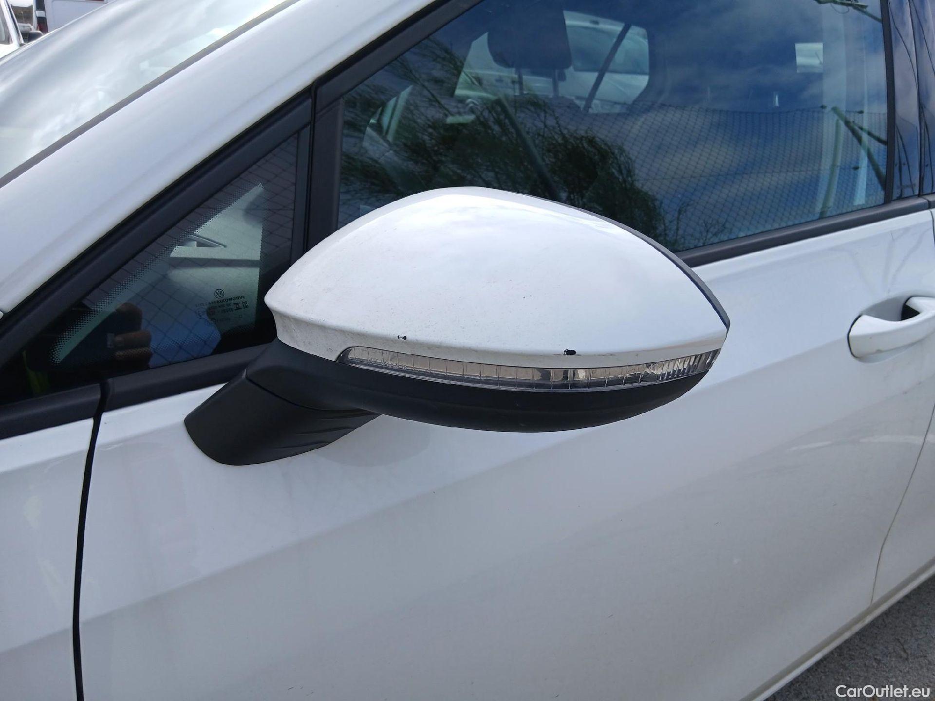  Volkswagen  Golf  VIII Berlina Life 2.0 TDI 115CV MT6 E6d #10