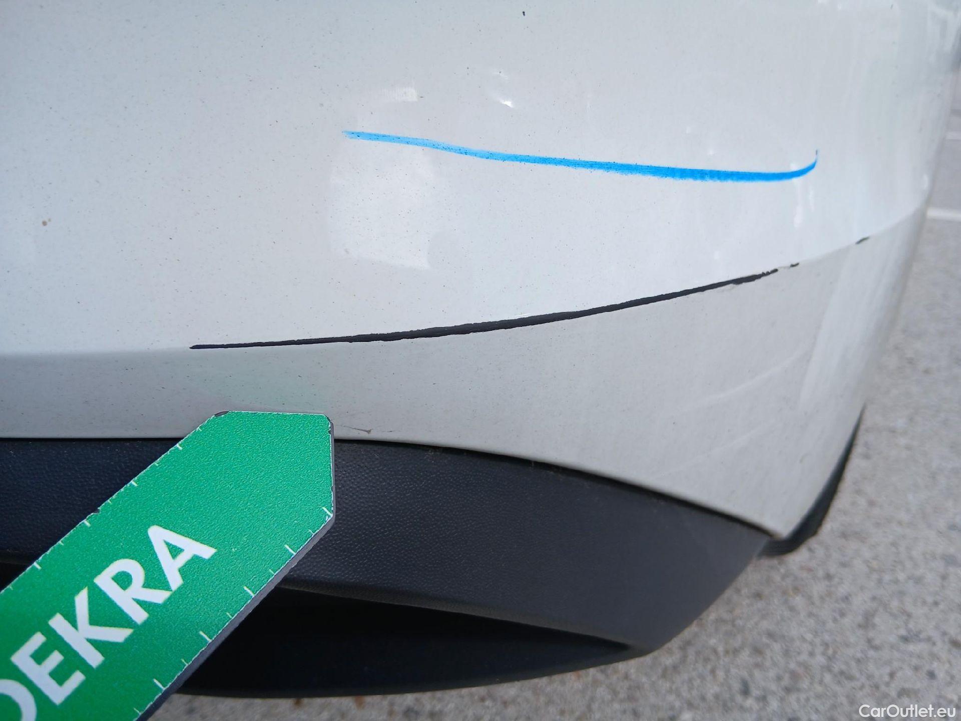  Volkswagen  Golf  VIII Berlina Life 2.0 TDI 115CV MT6 E6d #19