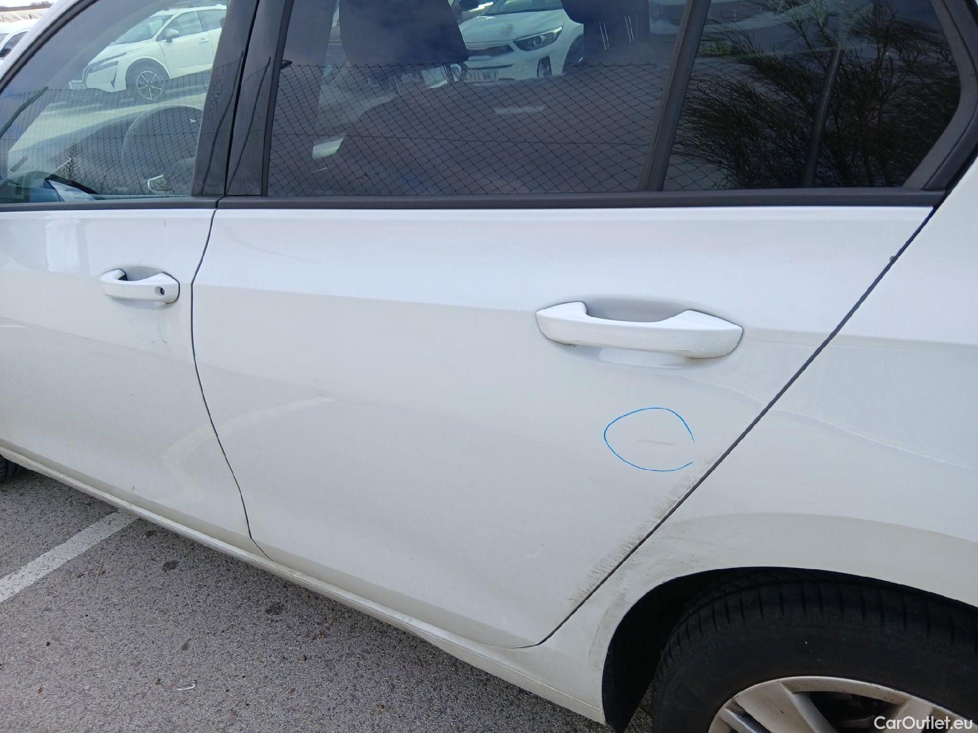  Volkswagen  Golf  VIII Berlina Life 2.0 TDI 115CV MT6 E6d #14