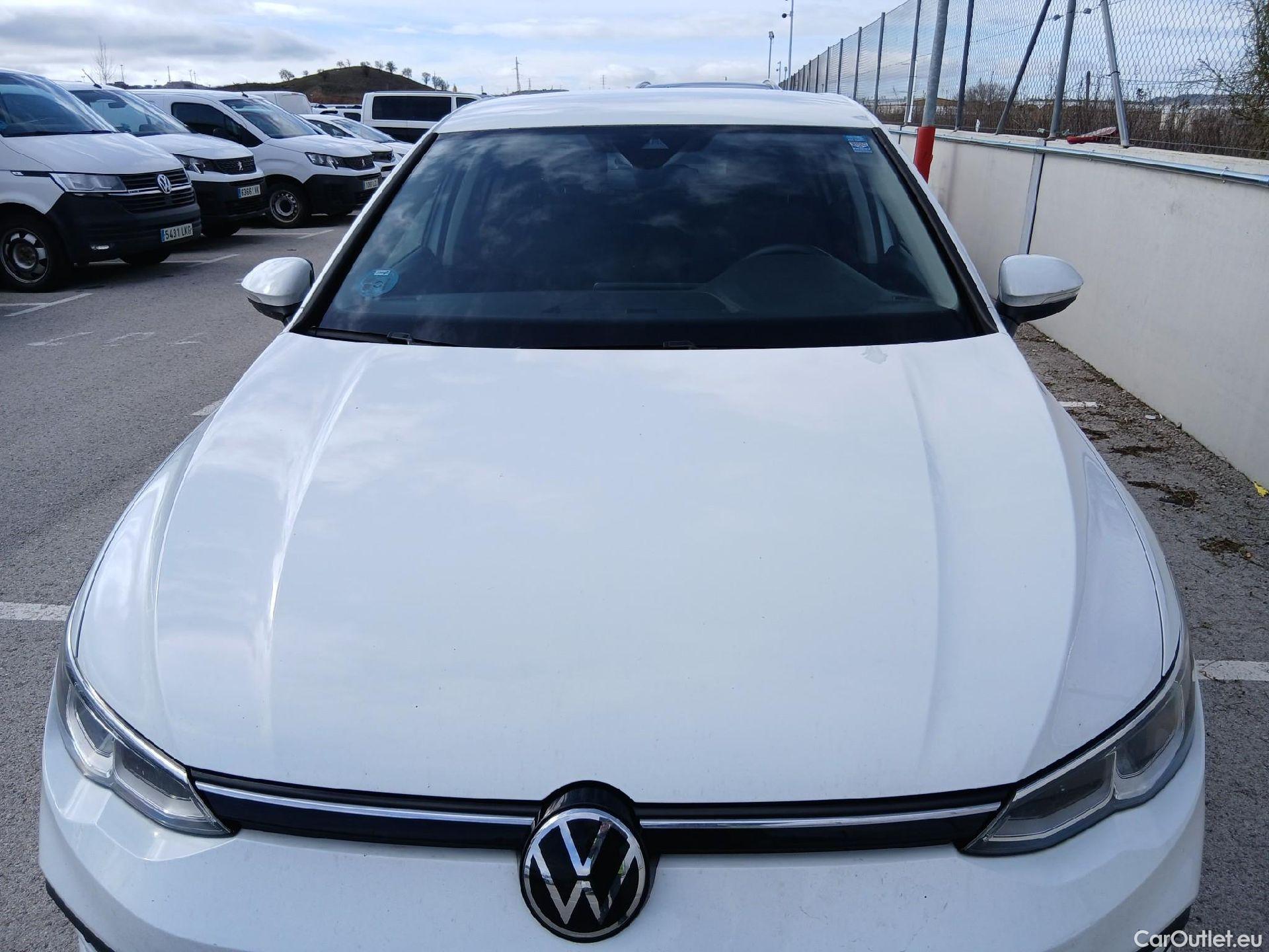  Volkswagen  Golf  VIII Berlina Life 2.0 TDI 115CV MT6 E6d #3