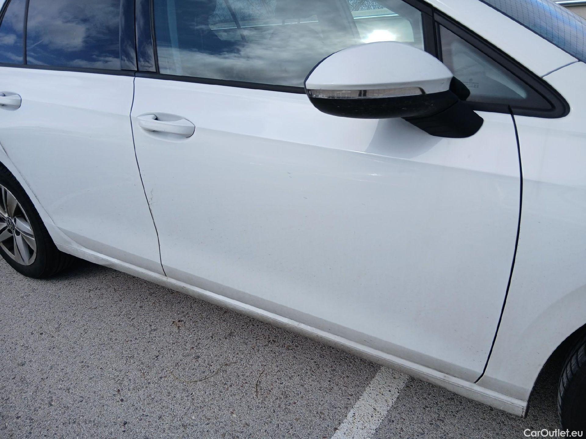  Volkswagen  Golf  VIII Berlina Life 2.0 TDI 115CV MT6 E6d #29