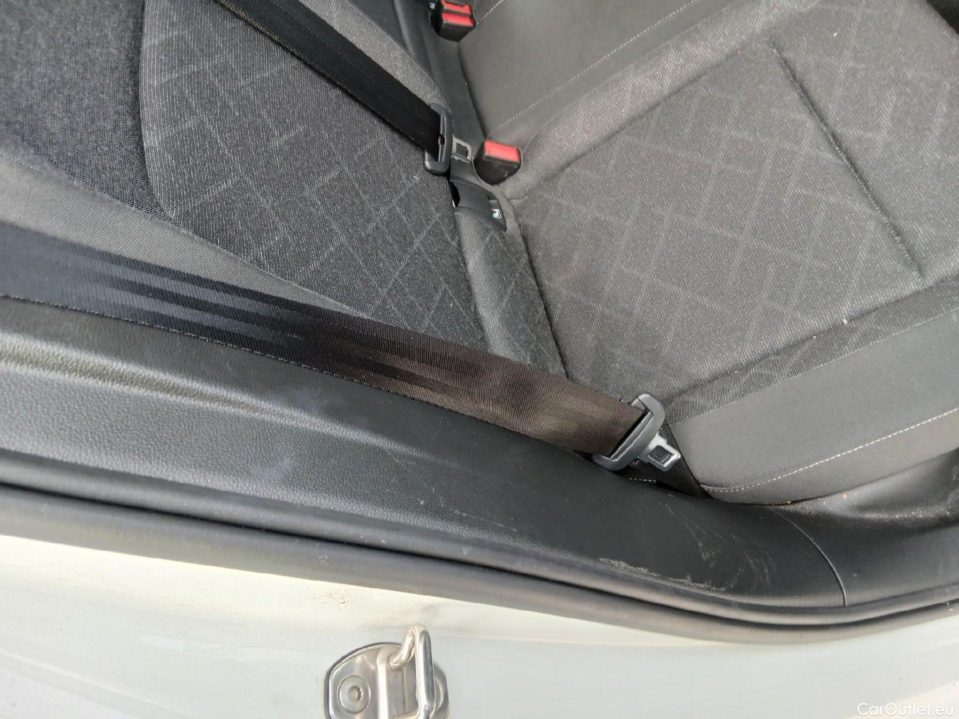  Volkswagen  Golf  VIII Berlina Life 2.0 TDI 115CV MT6 E6d #28