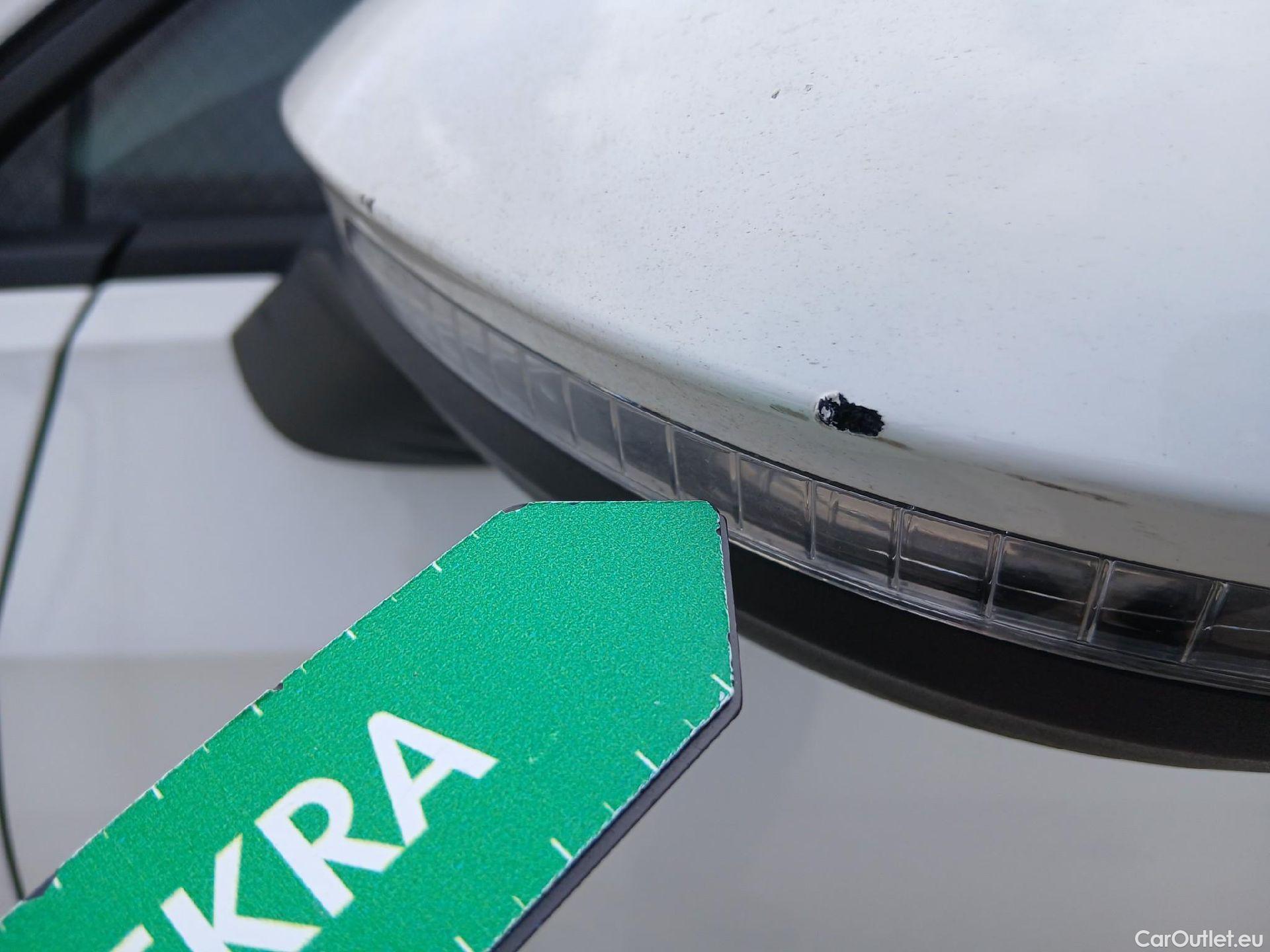  Volkswagen  Golf  VIII Berlina Life 2.0 TDI 115CV MT6 E6d #11