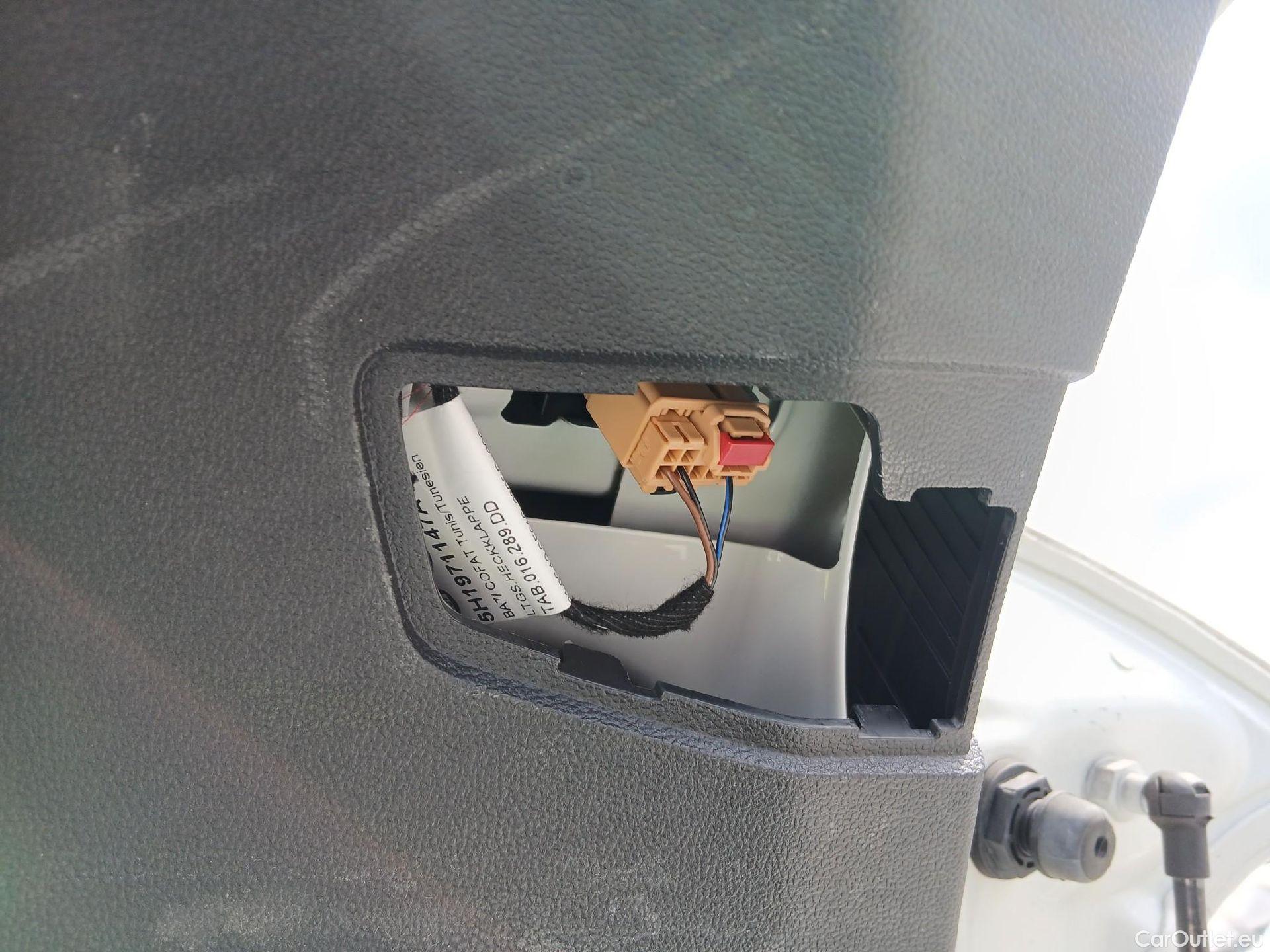  Volkswagen  Golf  VIII Berlina Life 2.0 TDI 115CV MT6 E6d #26