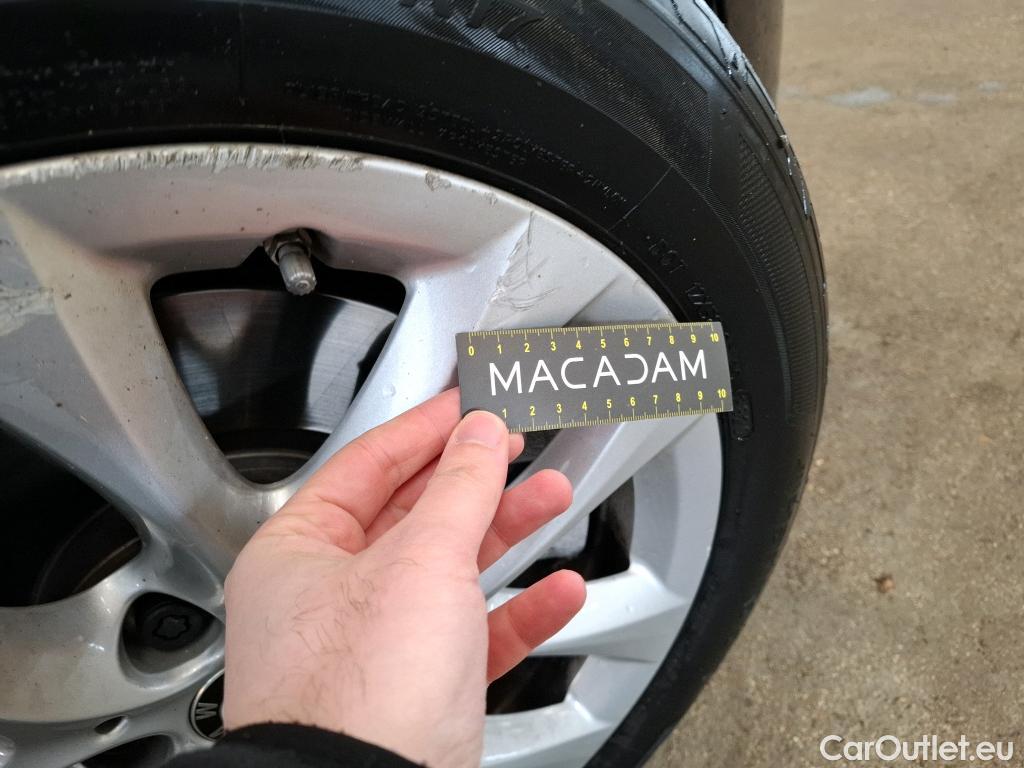  Bmw  Serie 2 BMW  Active Tourer  2018  5P  monospace 225xe Business Design Auto #25