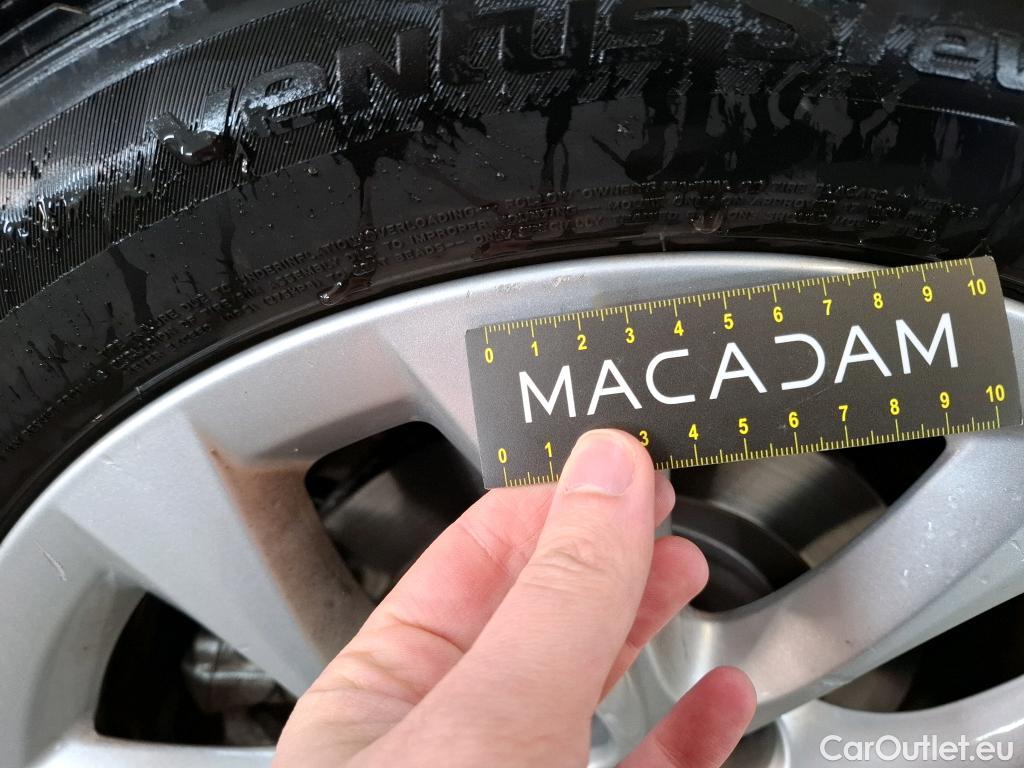  Bmw  Serie 2 BMW  Active Tourer  2018  5P  monospace 225xe Business Design Auto #19