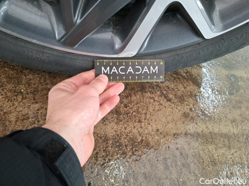  Hyundai  Konna HYUNDAI Kona / 2020 / 5P / SUV 1.6 HYBRID 141 EXECUTIVE HEV #33