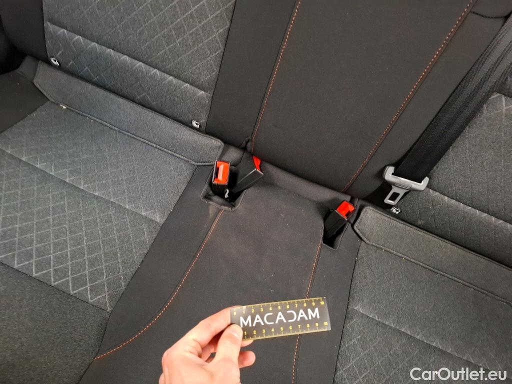  Land Rover  Discovery MG MG3 / 2024 / 5P / Berline 1.5L 195ch Hybrid+ Standard #24