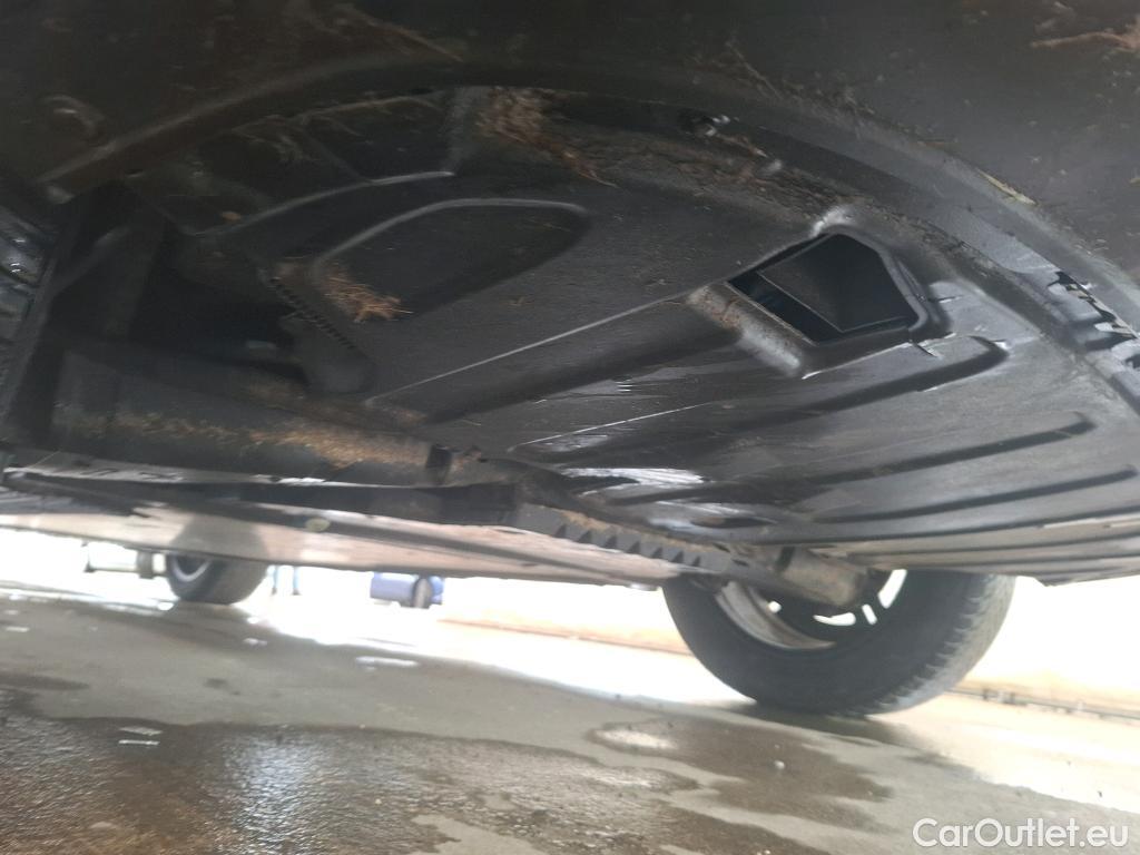  Mercedes  EQB MERCEDES-BENZ  / 2021 / 5P / SUV  250 + AMG Line #42