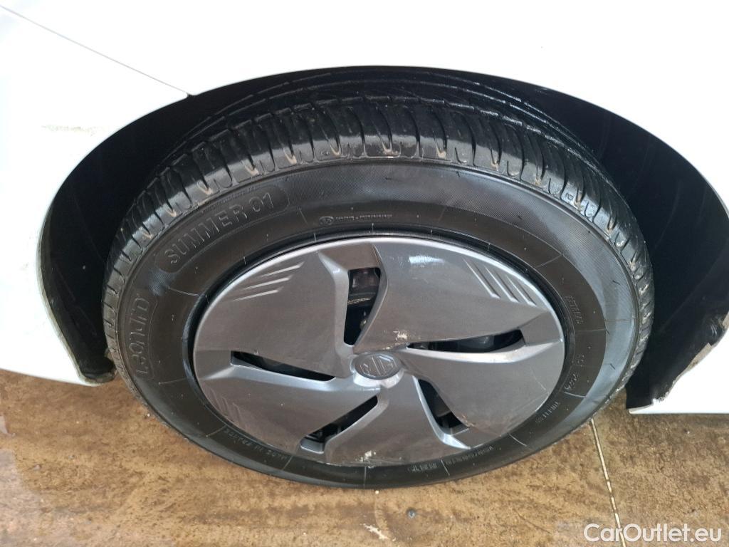  Land Rover  Discovery MG MG3 / 2024 / 5P / Berline 1.5L 195ch Hybrid+ Standard #27