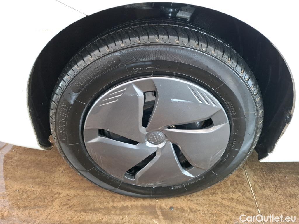  Land Rover  Discovery MG MG3 / 2024 / 5P / Berline 1.5L 195ch Hybrid+ Standard #28