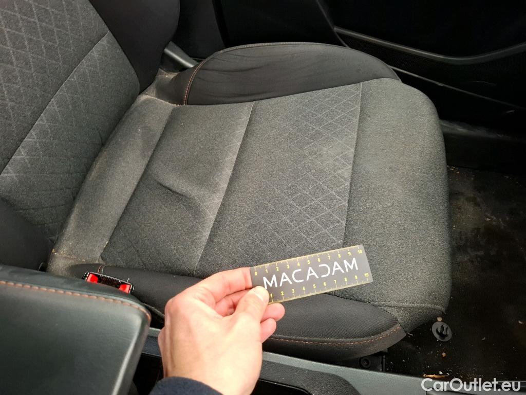  Land Rover  Discovery MG MG3 / 2024 / 5P / Berline 1.5L 195ch Hybrid+ Standard #23