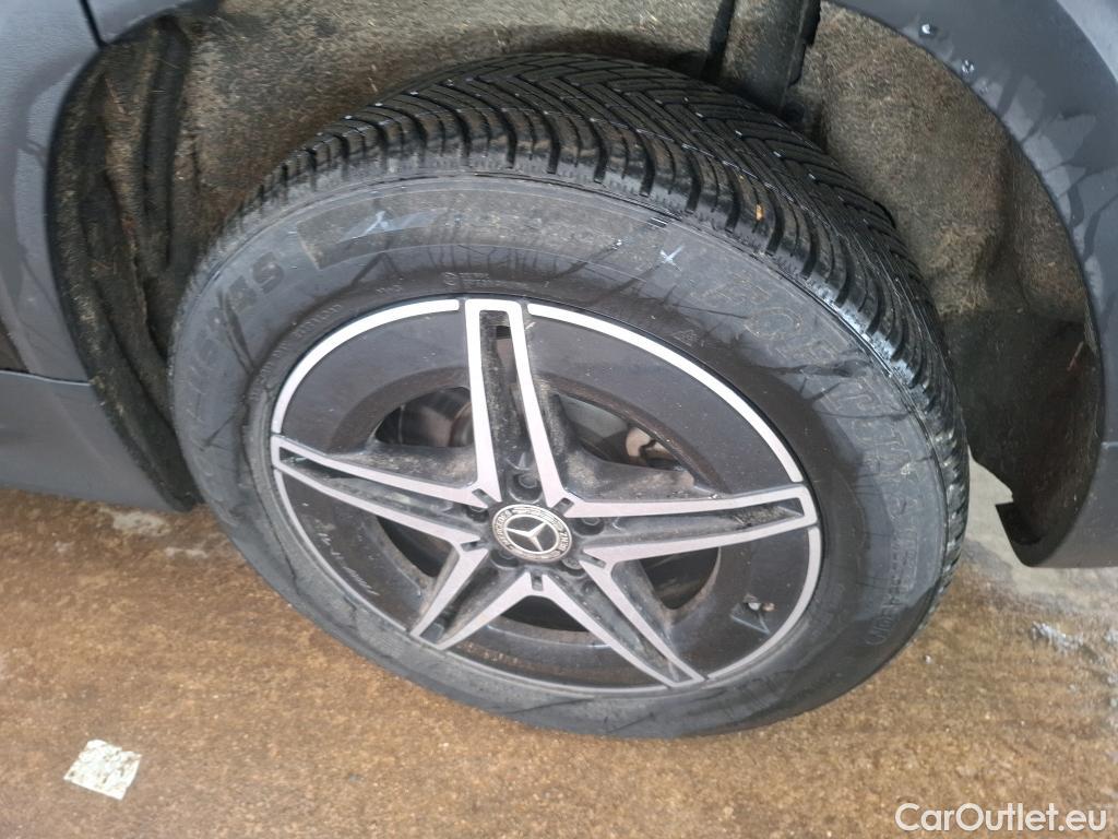  Mercedes  EQB MERCEDES-BENZ  / 2021 / 5P / SUV  250 + AMG Line #51