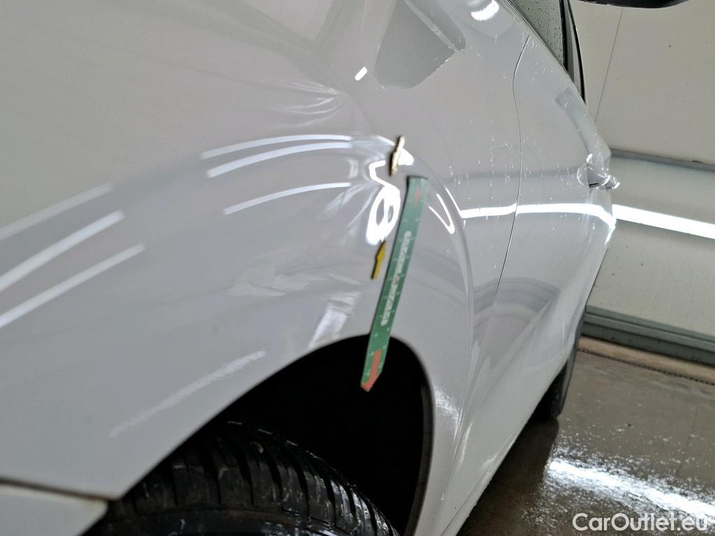  Land Rover  Discovery MG MG3 / 2024 / 5P / Berline 1.5L 195ch Hybrid+ Standard #4