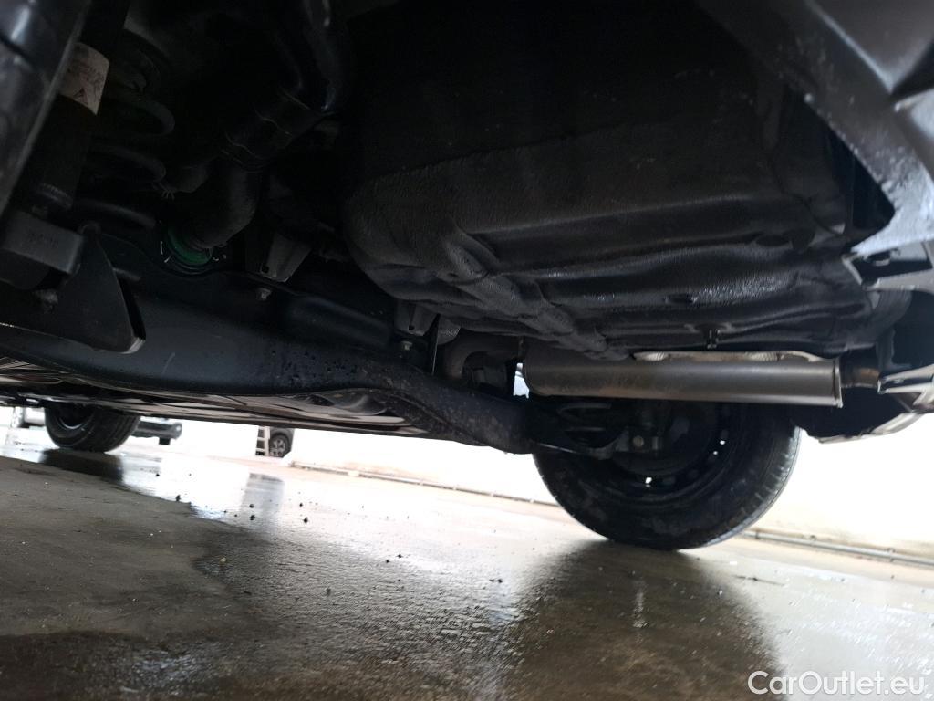  Land Rover  Discovery MG MG3 / 2024 / 5P / Berline 1.5L 195ch Hybrid+ Standard #14