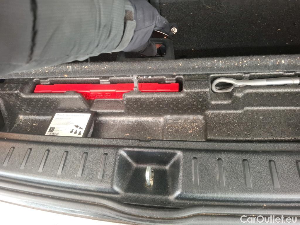  Mercedes  EQB MERCEDES-BENZ  / 2021 / 5P / SUV  250 + AMG Line #18