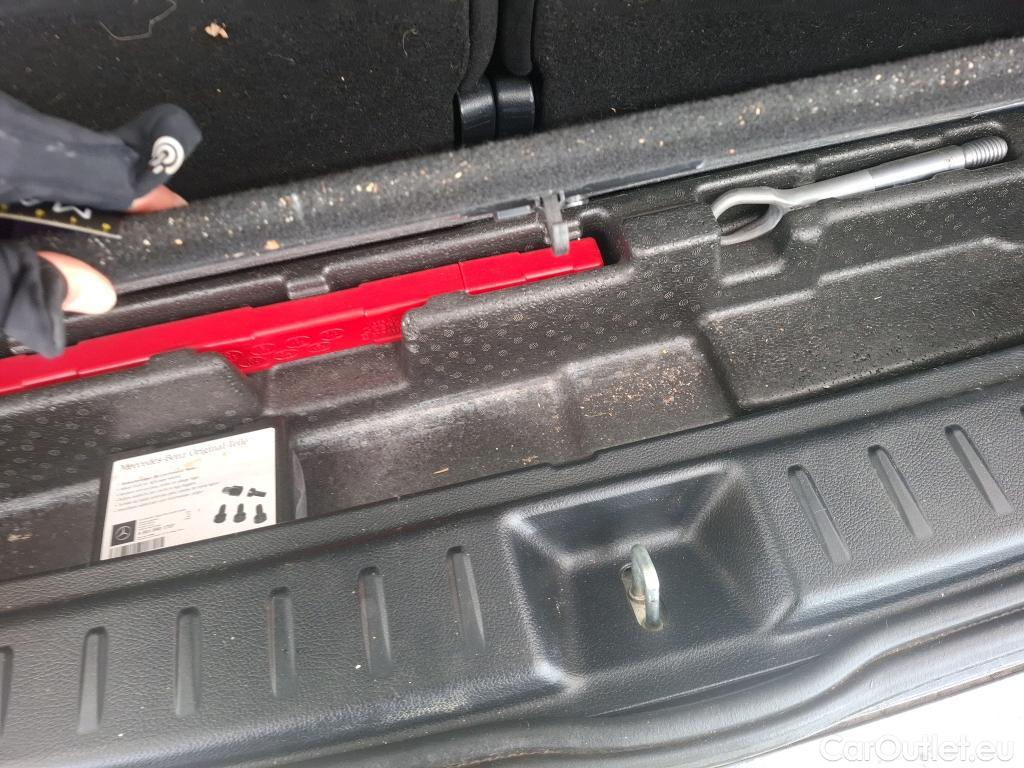  Mercedes  EQB MERCEDES-BENZ  / 2021 / 5P / SUV  250 + AMG Line #49