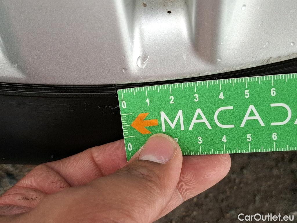  Toyota  Corolla TOYOTA  / 2018 / 5P / Berline Hybride 122h Dynamic Business #77