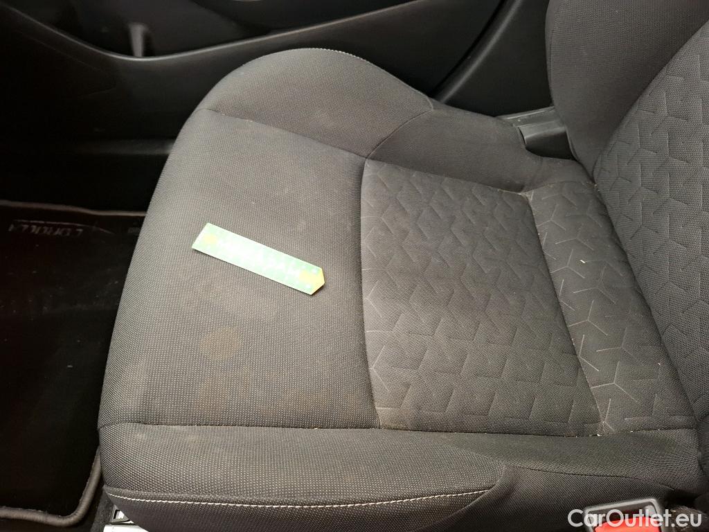  Toyota  Corolla TOYOTA  / 2018 / 5P / Berline Hybride 122h Dynamic Business #123