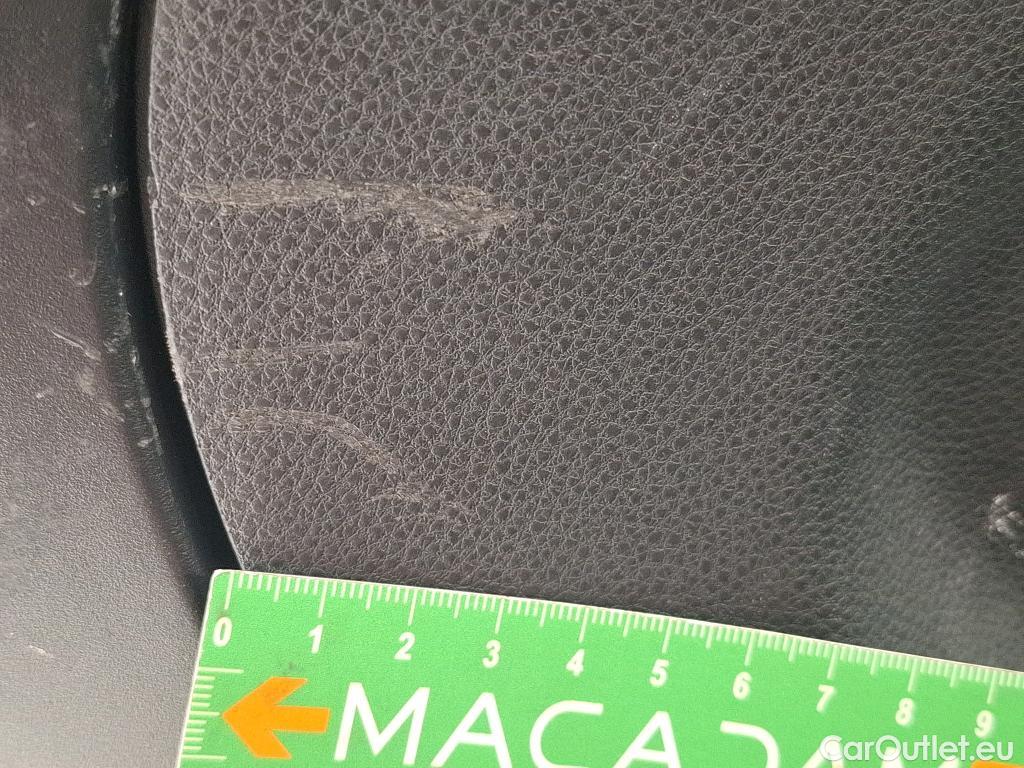  Toyota  Corolla TOYOTA  / 2018 / 5P / Berline Hybride 122h Dynamic Business #107