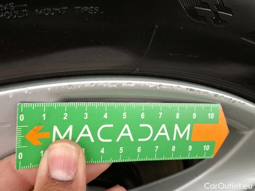  Toyota  Corolla TOYOTA  / 2018 / 5P / Berline Hybride 122h Dynamic Business #73