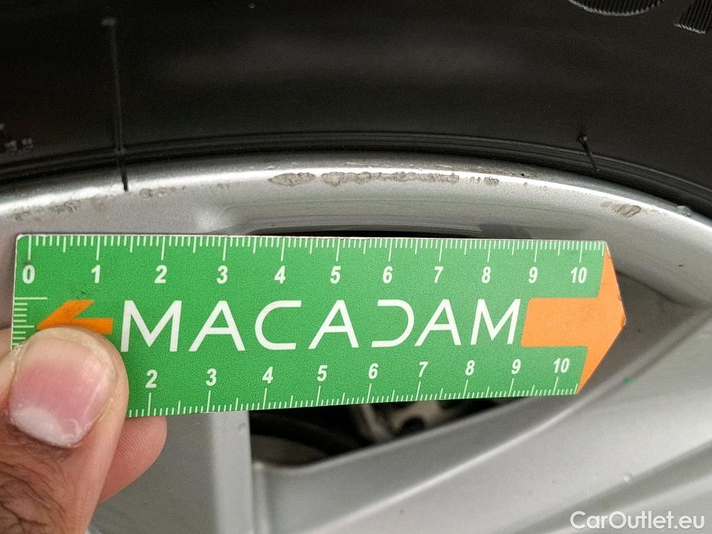  Toyota  Corolla TOYOTA  / 2018 / 5P / Berline Hybride 122h Dynamic Business #86