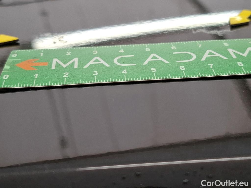  Toyota  Corolla TOYOTA  / 2018 / 5P / Berline Hybride 122h Dynamic Business #100