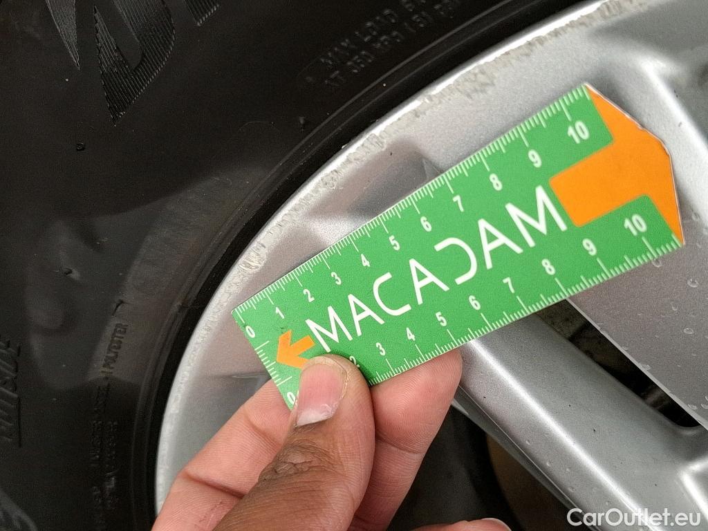  Toyota  Corolla TOYOTA  / 2018 / 5P / Berline Hybride 122h Dynamic Business #82