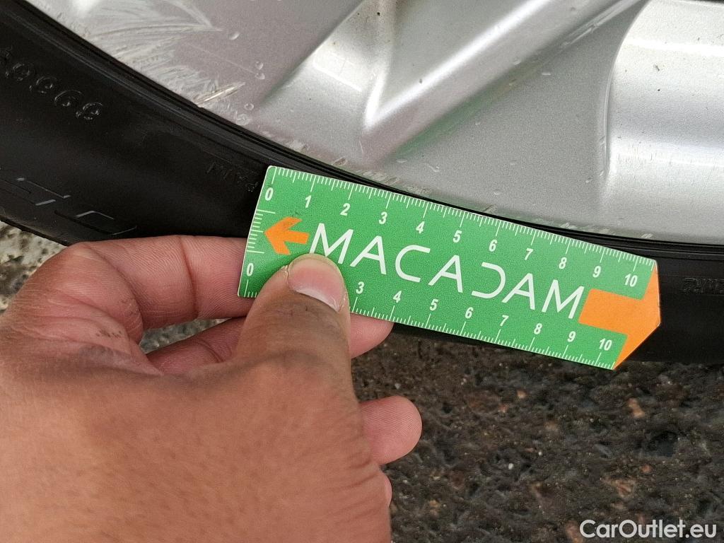  Toyota  Corolla TOYOTA  / 2018 / 5P / Berline Hybride 122h Dynamic Business #78