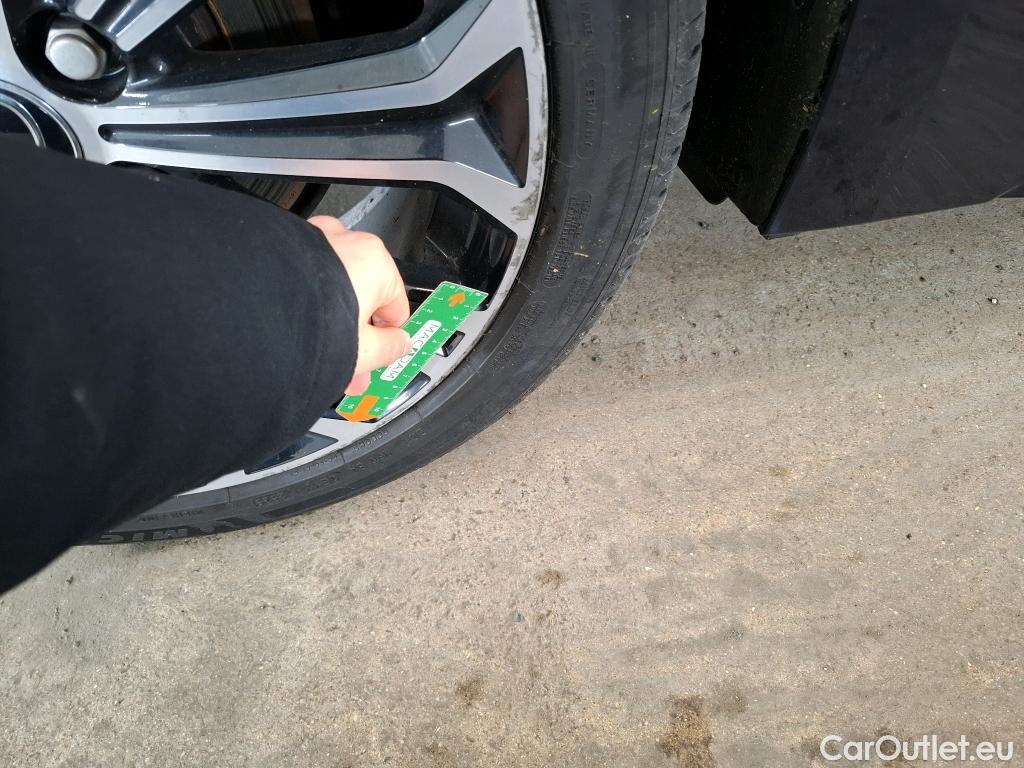  Toyota  Corolla TOYOTA  Touring Sports / 2018 / 5P / Break Hybride 122h Collection #21