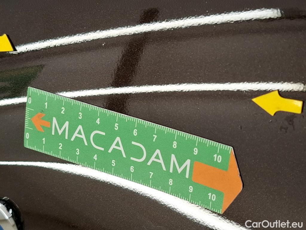  Toyota  Corolla TOYOTA  / 2018 / 5P / Berline Hybride 122h Dynamic Business #52