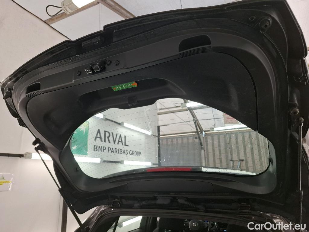  Toyota  Corolla TOYOTA  / 2018 / 5P / Berline Hybride 122h Dynamic Business #102