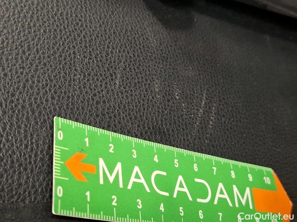  Toyota  Corolla TOYOTA  / 2018 / 5P / Berline Hybride 122h Dynamic Business #114