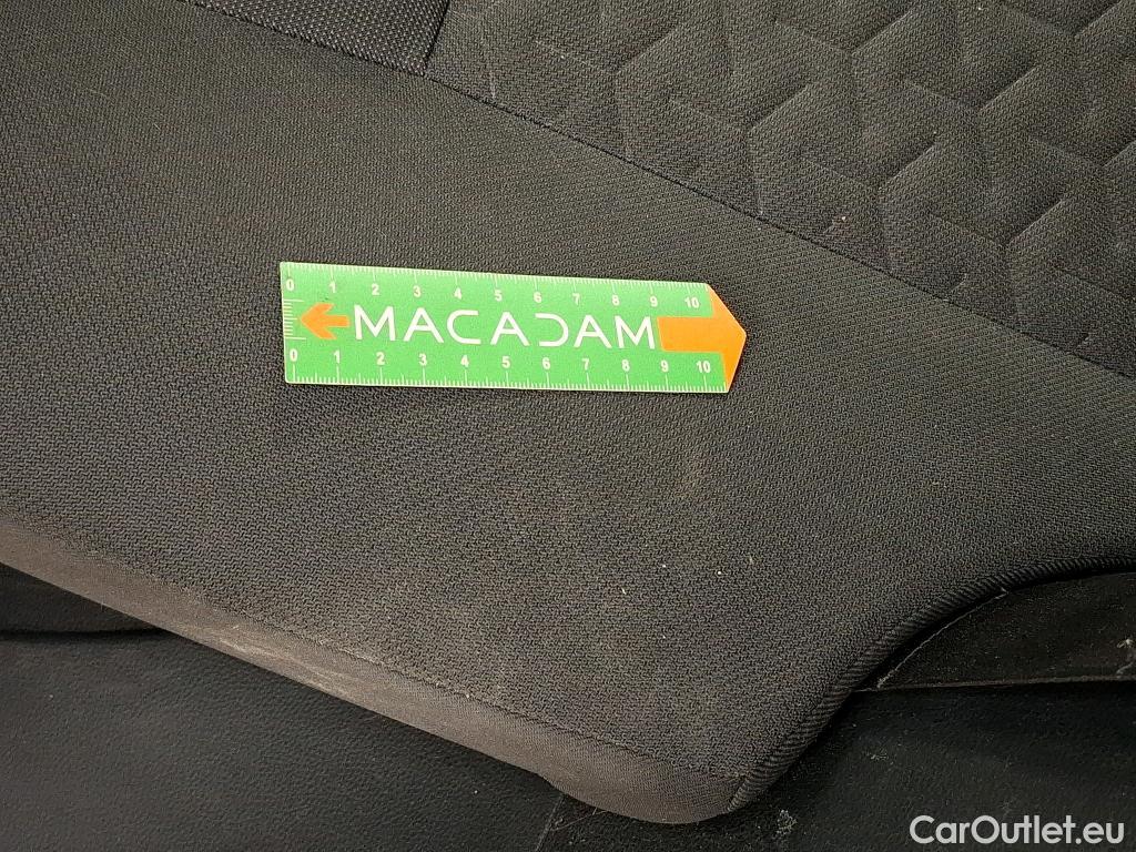  Toyota  Corolla TOYOTA  / 2018 / 5P / Berline Hybride 122h Dynamic Business #127