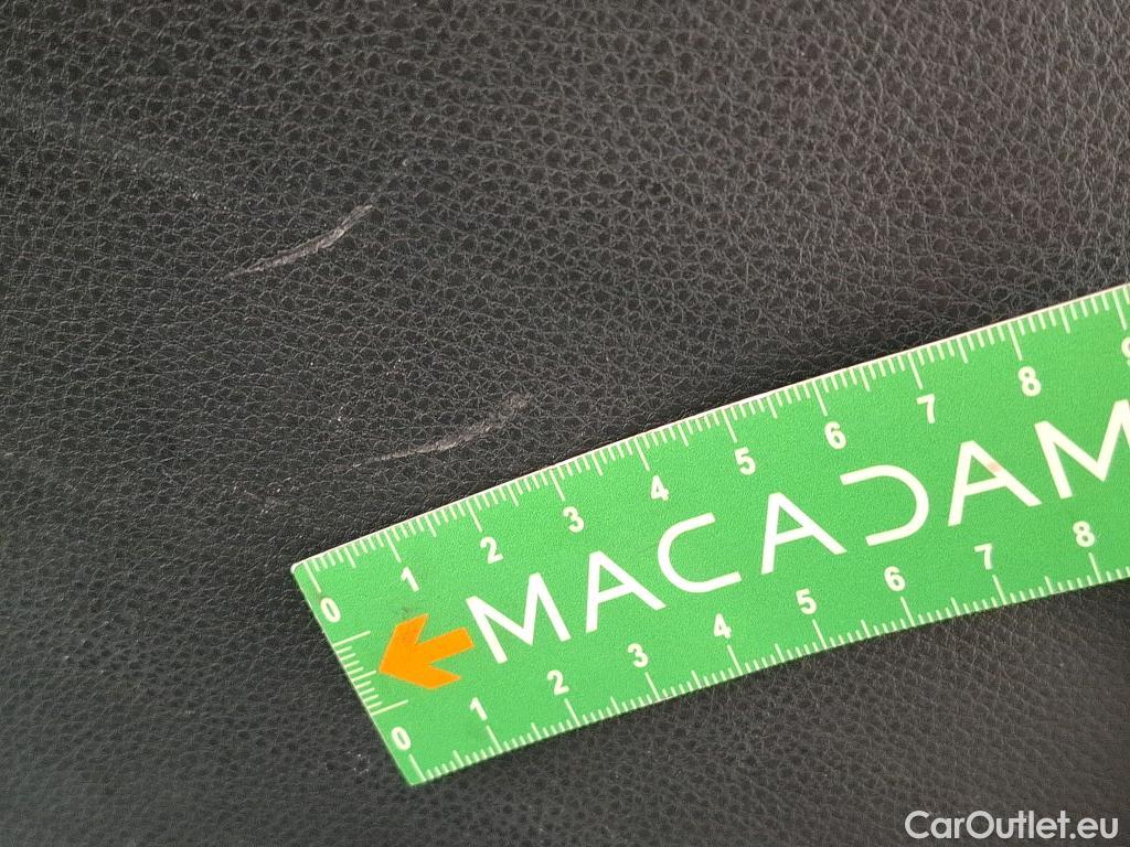  Toyota  Corolla TOYOTA  / 2018 / 5P / Berline Hybride 122h Dynamic Business #105