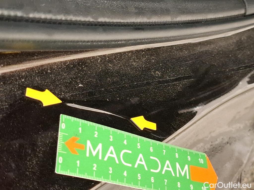  Toyota  Corolla TOYOTA  / 2018 / 5P / Berline Hybride 122h Dynamic Business #132