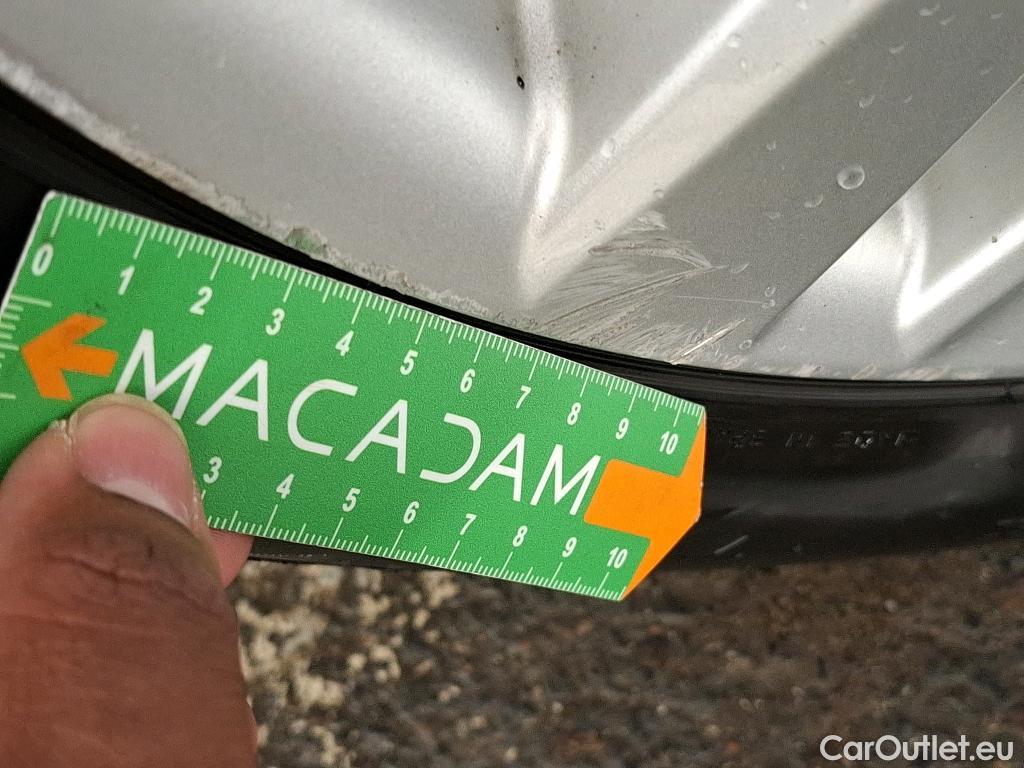  Toyota  Corolla TOYOTA  / 2018 / 5P / Berline Hybride 122h Dynamic Business #79