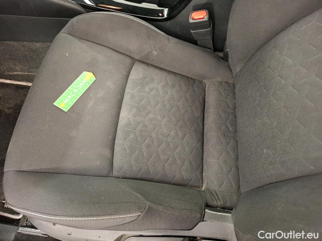  Toyota  Corolla TOYOTA  / 2018 / 5P / Berline Hybride 122h Dynamic Business #119