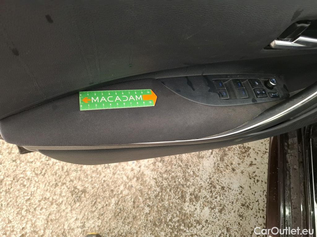  Toyota  Corolla TOYOTA  / 2018 / 5P / Berline Hybride 122h Dynamic Business #128