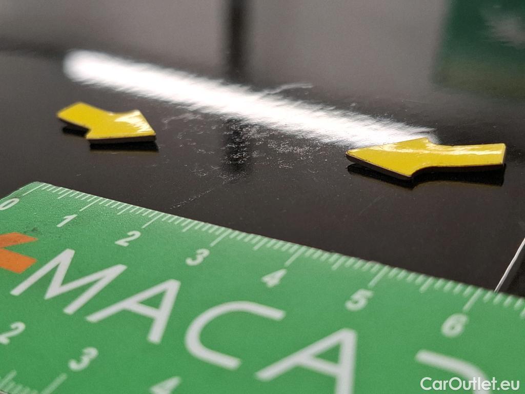  Toyota  Corolla TOYOTA  / 2018 / 5P / Berline Hybride 122h Dynamic Business #101