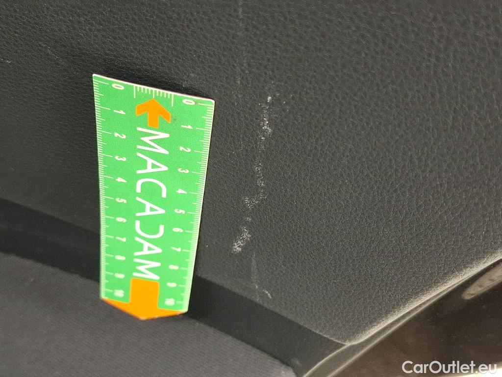  Toyota  Corolla TOYOTA  / 2018 / 5P / Berline Hybride 122h Dynamic Business #116