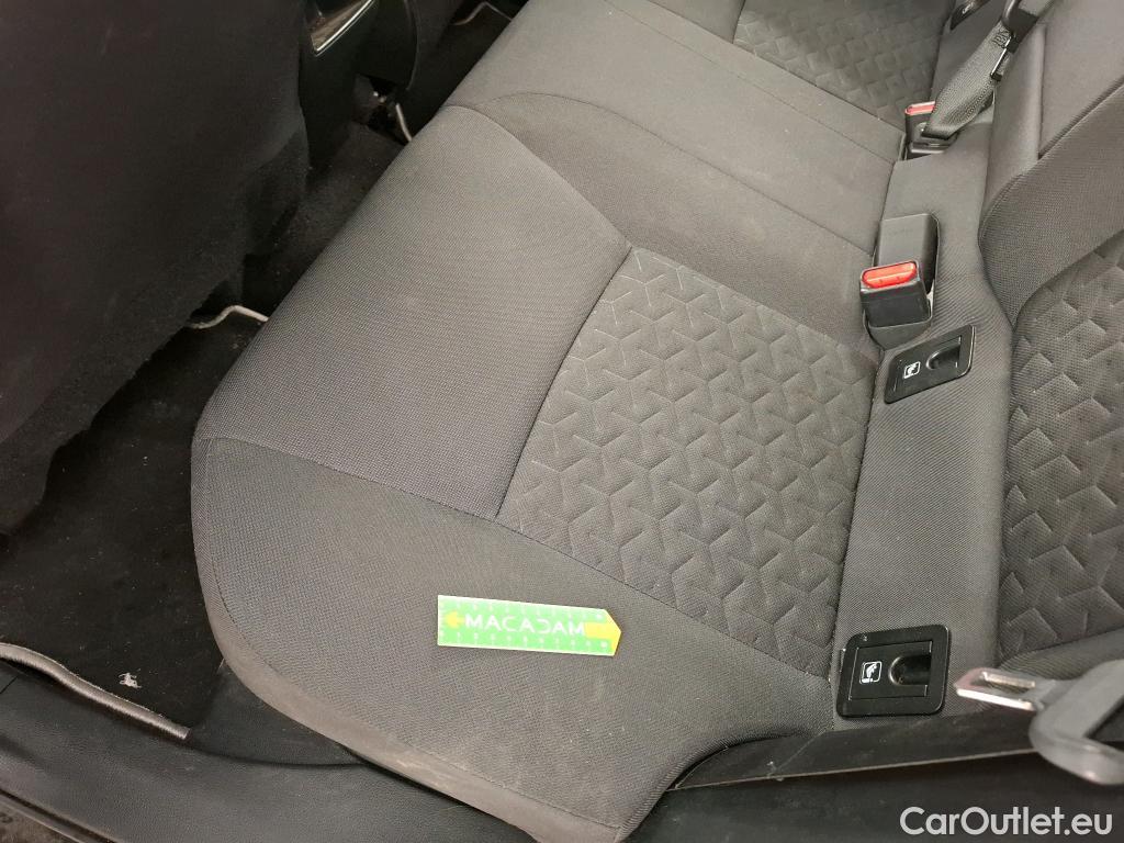  Toyota  Corolla TOYOTA  / 2018 / 5P / Berline Hybride 122h Dynamic Business #126