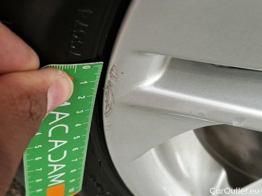  Toyota  Corolla TOYOTA  / 2018 / 5P / Berline Hybride 122h Dynamic Business #87