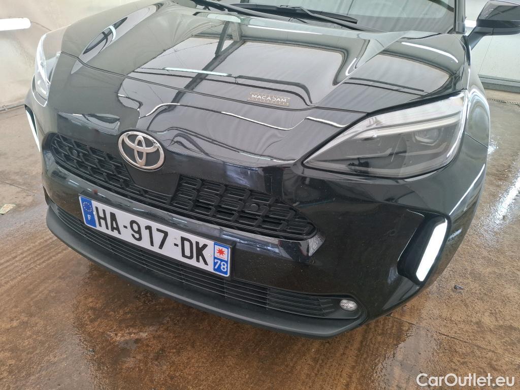  Toyota  Yaris Cross TOYOTA  Hybride / 2021 / 5P / SUV 1.5 HYBRID 116H DESIGN BUSINESS BEYOND #1