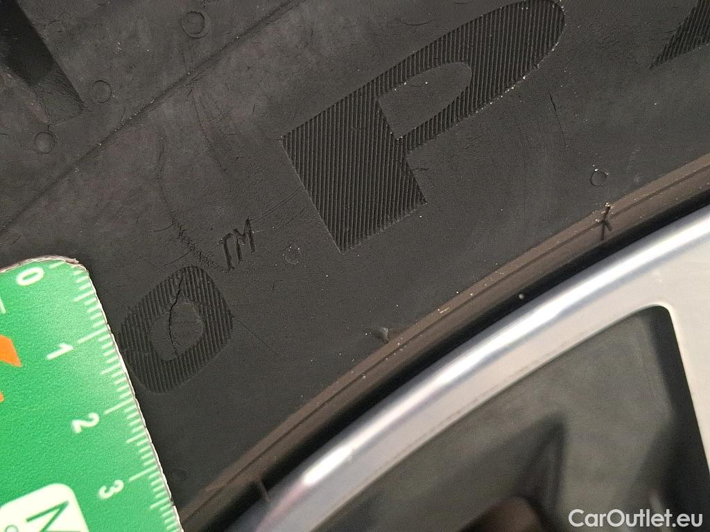  Bmw  Serie 1 BMW Série 1 / 2019 / 5P / Berline 116i Business Design #5